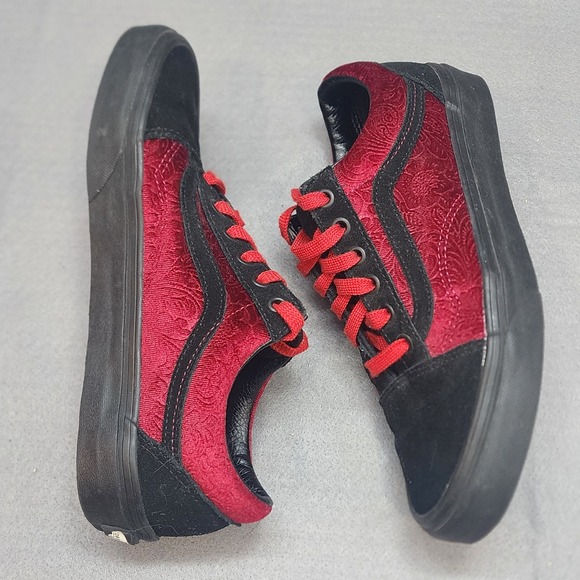 Vans Old Skool Velvet Floral Red Black Lace Up Sneakers Women's Sz 7.5 - Picture 4 of 8